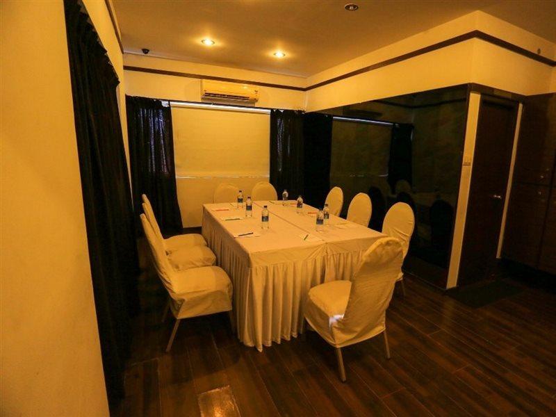 Oyo Townhouse 026 T Nagar Hotel Chennai Exterior photo