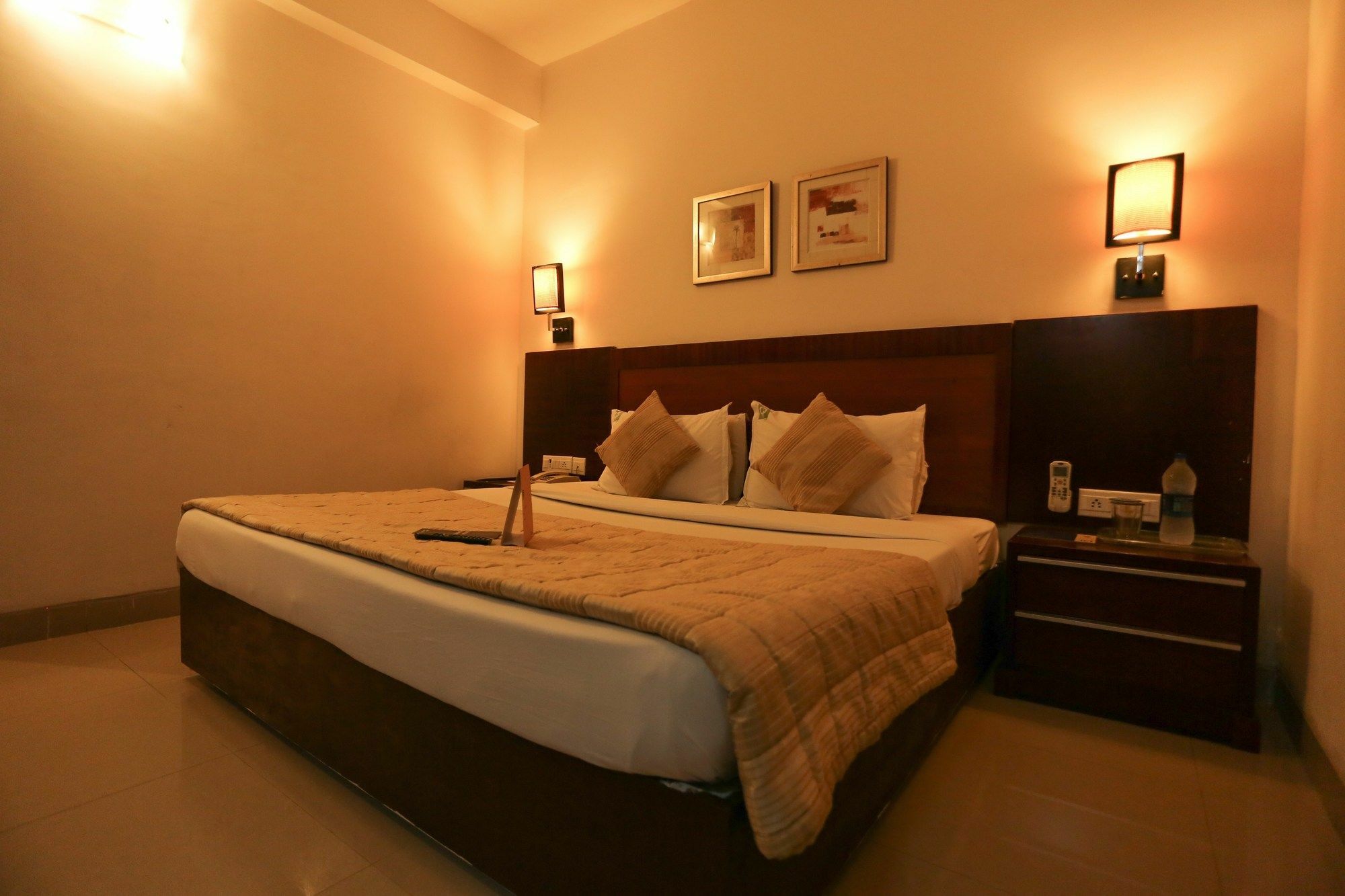Oyo Townhouse 026 T Nagar Hotel Chennai Exterior photo